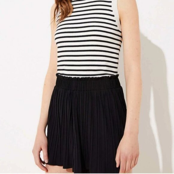 Loft Black High Rise Pleated Shorts - Picture 1 of 9